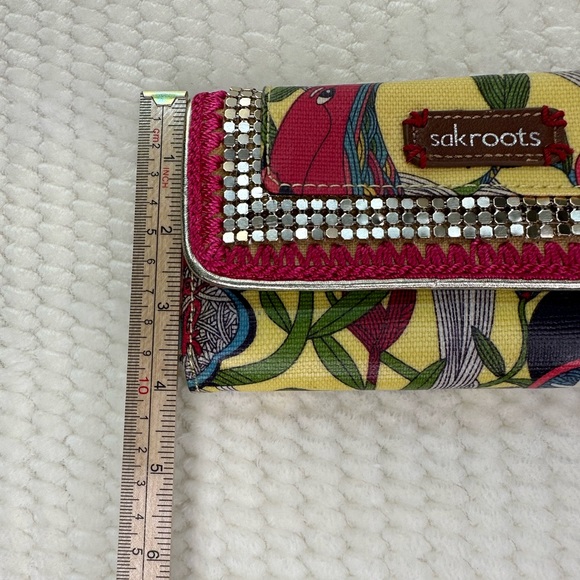The Sak SakRoots yellow peace birds trifold wallet Sequin and embroidered trim - Picture 7 of 9